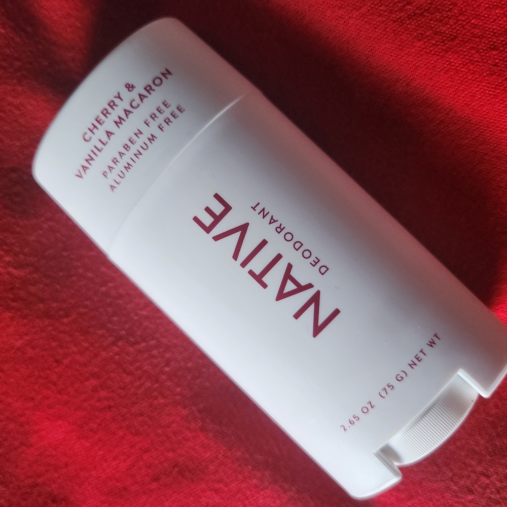 Native Cherry & Vanilla Macaron Deodorant